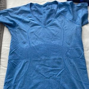 Lululemon top in great used condition. I